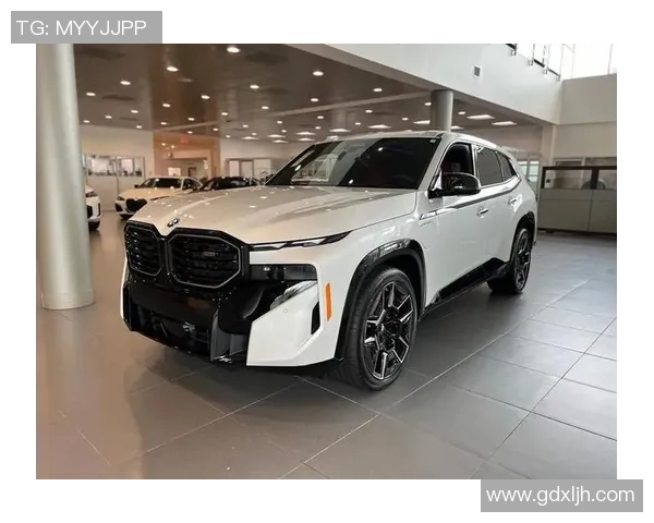 国外足球明星与宝马车的完美结合展现奢华与速度的魅力