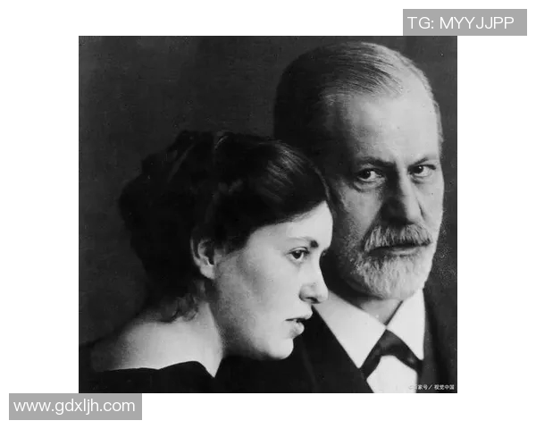 黑帮与足球明星之间的复杂关系探讨与分析